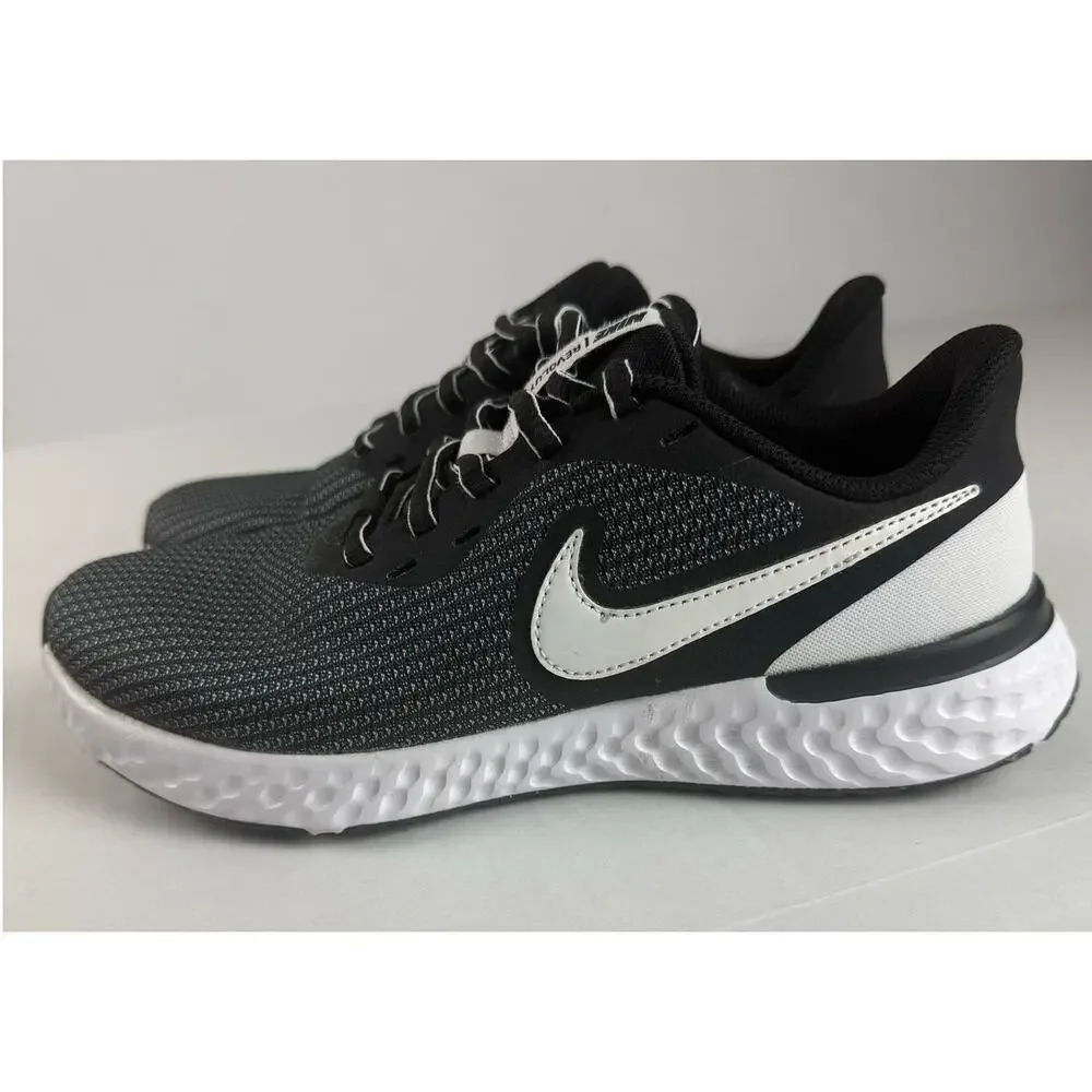 Nike Revolution Size 7 Women's Pre-Owned - Excellent Condition